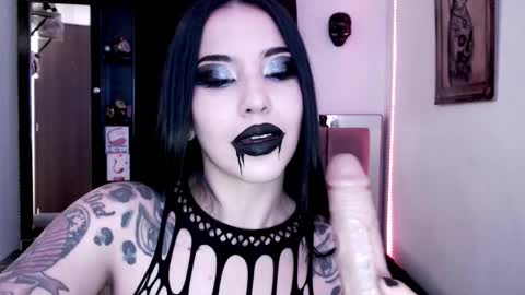 Snapshot of emearld_black chatting on December 2024 05:38:01 AM Emerald Black online show from December 2024 05:38:01 AM