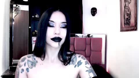 Snapshot of emearld_black chatting on December 2024 07:06:02 AM Emerald Black online show from December 2024 07:06:02 AM