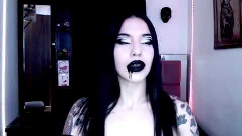 Snapshot of emearld_black chatting on December 2024 09:51:01 AM Emerald Black online show from December 2024 09:51:01 AM