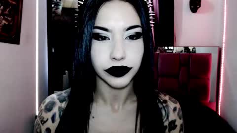 Snapshot of emearld_black chatting on January 2025 12:53:01 PM Emerald Black online show from January 2025 12:53:01 PM