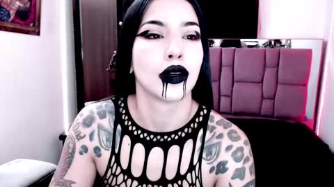 Snapshot of emearld_black chatting on January 2025 09:03:01 AM Emerald Black online show from January 2025 09:03:01 AM