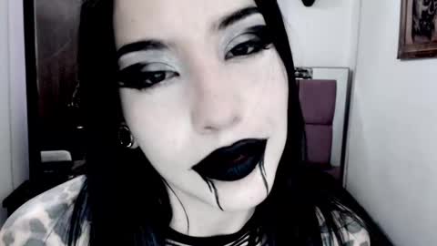 Snapshot of emearld_black chatting on January 2025 12:16:02 PM Emerald Black online show from January 2025 12:16:02 PM