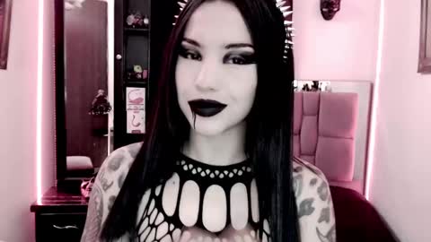 Snapshot of emearld_black chatting on February 2025 10:45:01 AM Emerald Black online show from February 2025 10:45:01 AM