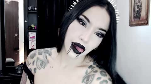 Snapshot of emearld_black chatting on February 2025 12:54:02 AM Emerald Black online show from February 2025 12:54:02 AM