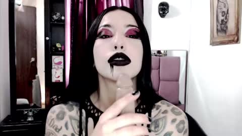 Snapshot of emearld_black chatting on March 2025 12:16:01 PM Emerald Black online show from March 2025 12:16:01 PM