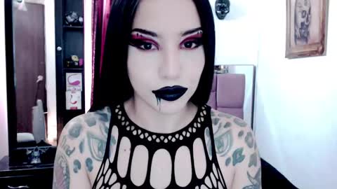 Snapshot of emearld_black chatting on March 2025 03:20:01 PM Emerald Black online show from March 2025 03:20:01 PM