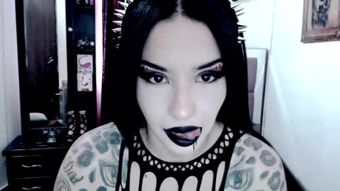 Snapshot of emearld_black chatting on March 2025 01:21:01 PM Emerald Black online show from March 2025 01:21:01 PM