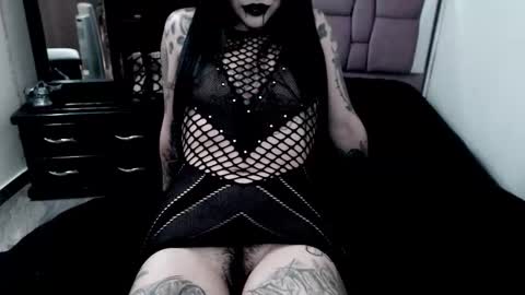 Snapshot of emearld_black chatting on September 2025 06:04:02 AM Emerald Black online show from September 2025 06:04:02 AM