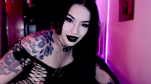 Snapshot of emearld_black chatting on June 2026 04:52:02 AM Emerald Black online show from June 2026 04:52:02 AM