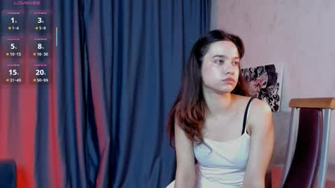 Emelia online show from September 2025 08:19:01 PM