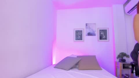 emelie_89 online show from December 2024 11:34:02 AM
