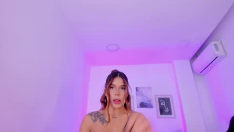 emelie_89 online show from January 2025 11:47:02 AM
