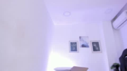 emelie_89 online show from October 2025 11:29:01 AM