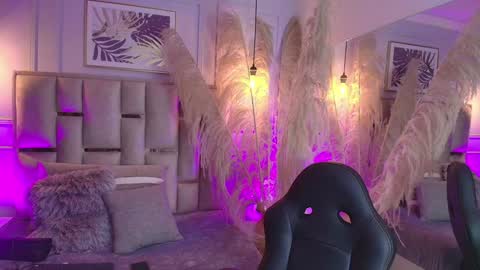 Snapshot of emelie_ch_ chatting on January 2025 12:35:01 AM Emily  online show from January 2025 12:35:01 AM