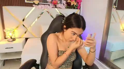 Emily  online show from July 2026 07:06:01 AM