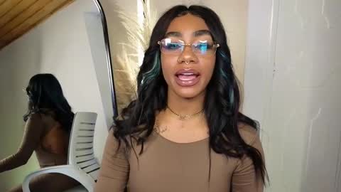 anyelii  online show from March 2025 04:46:01 PM