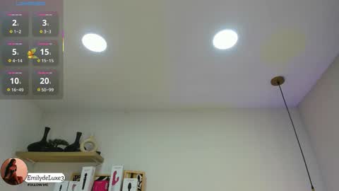 Emely online show from November 2025 11:33:02 AM