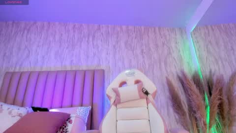 Emely Florence online show from April 2026 09:39:33 PM