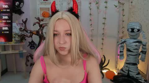 Snapshot of emely_garcias chatting on November 2025 12:07:02 PM emelia online show from November 2025 12:07:02 PM