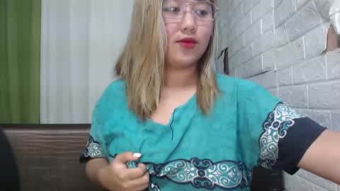 Emely online show from January 2025 12:24:02 PM