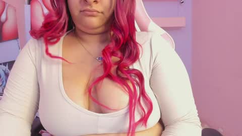 Snapshot of emelymuller chatting on June 2026 04:41:02 AM Emely online show from June 2026 04:41:02 AM