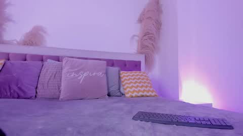 Snapshot of emelyy_carter chatting on February 2025 07:45:02 PM Emy online show from February 2025 07:45:02 PM