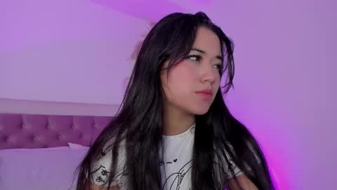 Snapshot of emelyy_carter chatting on March 2025 11:04:02 PM Emy online show from March 2025 11:04:02 PM