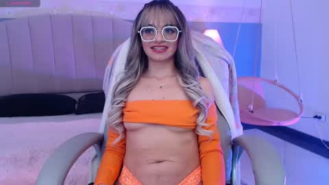 Danna online show from October 2025 11:01:02 PM