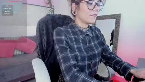 Snapshot of emeralda_co chatting on October 2025 06:38:02 PM Esmeralda online show from October 2025 06:38:02 PM