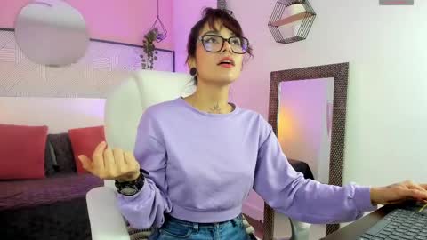 Snapshot of emeralda_co chatting on October 2025 12:19:02 PM Esmeralda online show from October 2025 12:19:02 PM