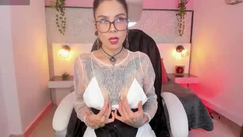 Snapshot of emeralda_co chatting on November 2025 12:26:01 PM Esmeralda online show from November 2025 12:26:01 PM