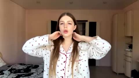 Snapshot of emeraldcotton chatting on October 2025 07:06:02 AM Gily online show from October 2025 07:06:02 AM