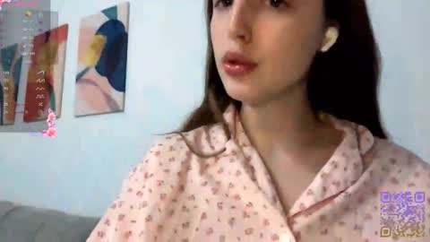 Snapshot of emeraldcotton chatting on November 2025 03:05:02 AM Gily online show from November 2025 03:05:02 AM