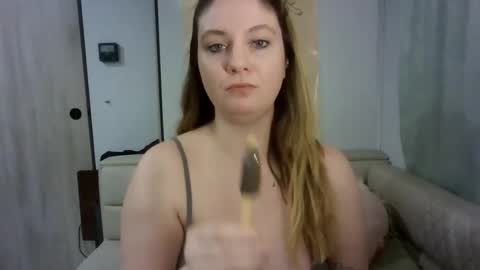 Snapshot of emerieskye chatting on February 2026 06:13:01 PM EmerieSkye online show from February 2026 06:13:01 PM