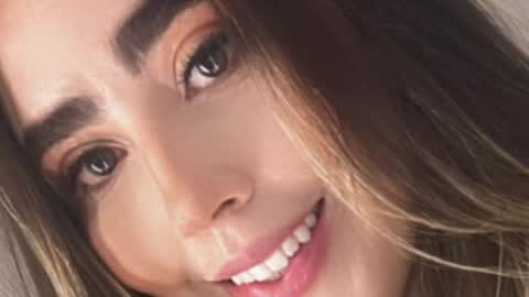 emi_royse online show from April 2026 06:27:01 PM