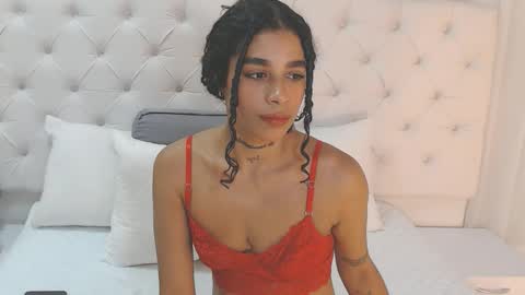Snapshot of emi_turner chatting on September 2025 12:16:01 PM emi_turner online show from September 2025 12:16:01 PM