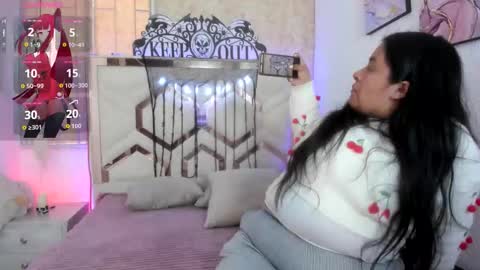 Emily online show from October 2025 07:05:02 PM