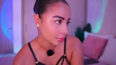 Snapshot of emiily_bell chatting on July 2026 07:27:01 PM online show from July 2026 07:27:01 PM