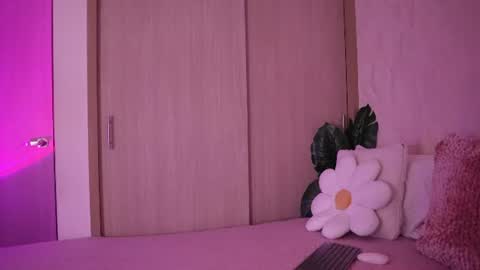 Snapshot of emiily_bell chatting on July 2026 11:41:02 PM online show from July 2026 11:41:02 PM
