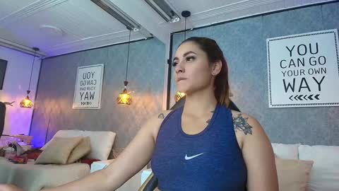 Snapshot of emiily_w1 chatting on January 2025 04:22:01 PM Emily online show from January 2025 04:22:01 PM
