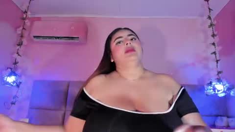 Snapshot of emiilygrace_ chatting on June 2026 11:34:01 AM Emiily Grace online show from June 2026 11:34:01 AM