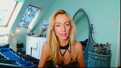 Snapshot of emilachat chatting on February 2025 10:30:01 AM Emila online show from February 2025 10:30:01 AM