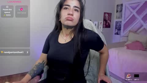 emilayton_ online show from September 2025 08:20:02 PM