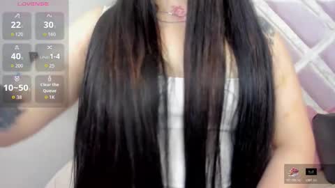 emilayton_ online show from October 2025 06:30:01 PM