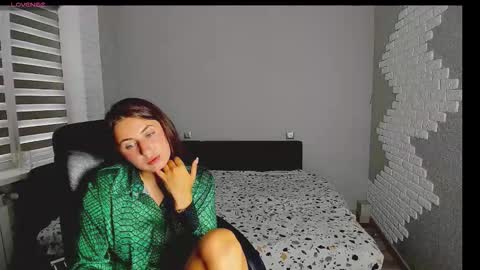 emili77777 online show from September 2025 07:41:01 AM