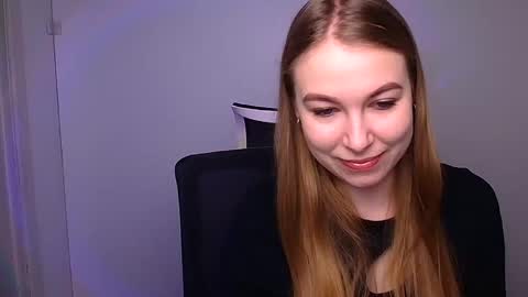 Snapshot of emilia_ilia chatting on January 2025 08:22:01 AM Emilia online show from January 2025 08:22:01 AM