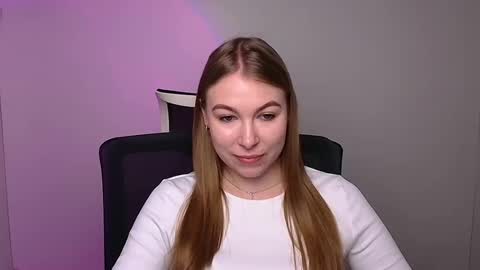 Snapshot of emilia_ilia chatting on February 2025 09:17:02 AM Emilia online show from February 2025 09:17:02 AM