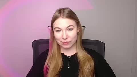 Snapshot of emilia_ilia chatting on February 2025 06:03:01 AM Emilia online show from February 2025 06:03:01 AM