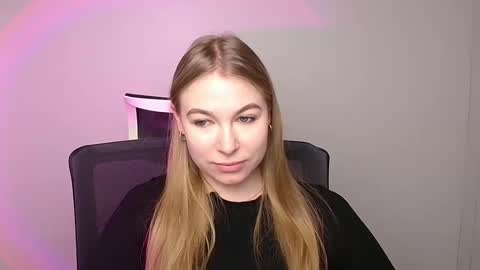 Snapshot of emilia_ilia chatting on February 2025 09:05:02 AM Emilia online show from February 2025 09:05:02 AM