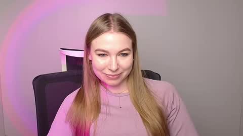 Snapshot of emilia_ilia chatting on February 2025 09:24:01 AM Emilia online show from February 2025 09:24:01 AM